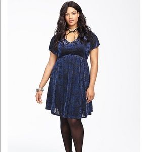 Torrid dress size navy black floral velvet great!